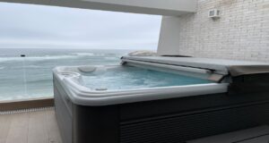 ¿Cómo una piscina bien diseñada aumenta el valor inmobiliario de una propiedad?