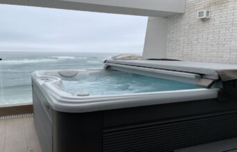 ¿Cómo una piscina bien diseñada aumenta el valor inmobiliario de una propiedad?