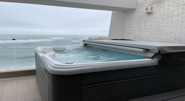 ¿Cómo una piscina bien diseñada aumenta el valor inmobiliario de una propiedad?