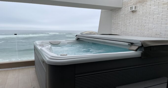 ¿Cómo una piscina bien diseñada aumenta el valor inmobiliario de una propiedad?