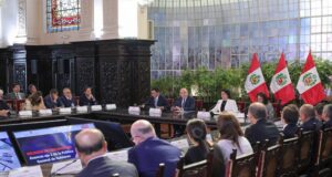 Premier Álvarez destaca diálogo del Gobierno para impulsar desarrollo y crecimiento económico en el país