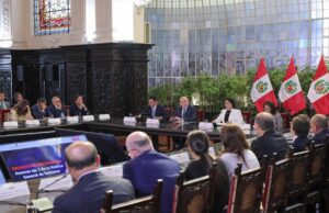 Premier Álvarez destaca diálogo del Gobierno para impulsar desarrollo y crecimiento económico en el país