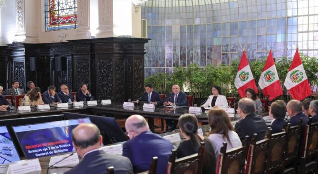 Premier Álvarez destaca diálogo del Gobierno para impulsar desarrollo y crecimiento económico en el país