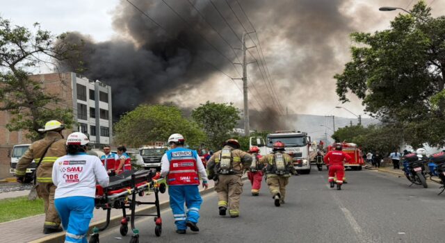 SAMU del Minsa atendió a 7 personas afectadas por incendio en Huachipa