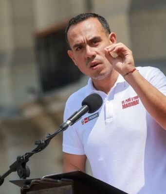 Congreso reúne firmas para pleno y vacancia de Jerí es probable