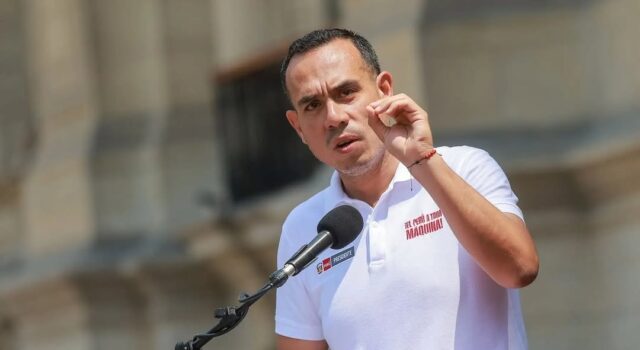 Congreso reúne firmas para pleno y vacancia de Jerí es probable