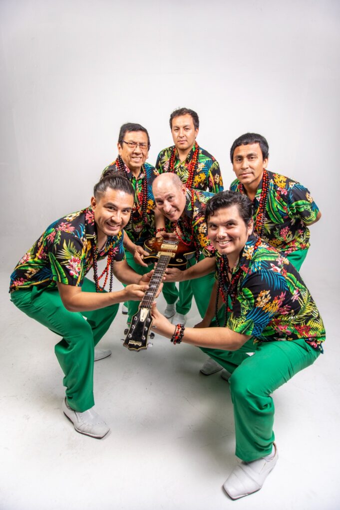 Los Mirlos llevan su música al mundo con The World Meets Los Mirlos, un álbum colaborativo con grandes artistas internacionales