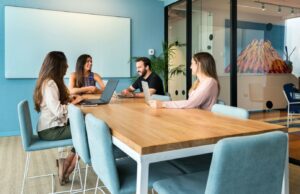 Retener talento también pasa por la oficina: el nuevo cálculo de las empresas en Perú