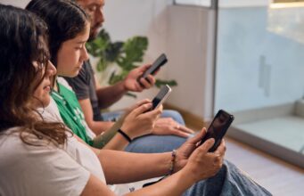 Gobierno fija límite de 7 líneas móviles por persona para frenar el uso indebido del servicio