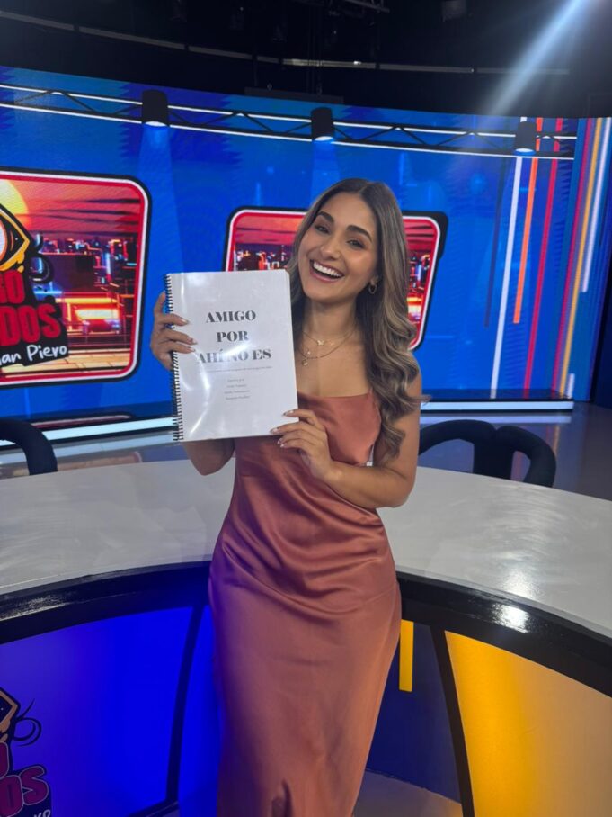 Andrea Arana da salto al cine