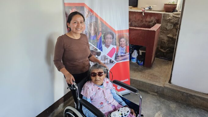 Midis: 9 adultos mayores con discapacidad severa reciben sillas de ruedas a través de Pensión 65