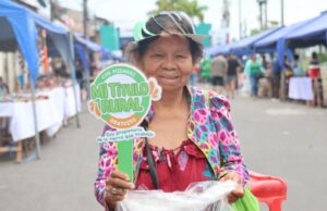 Gobierno entregó títulos de propiedad a comunidades nativas de Loreto