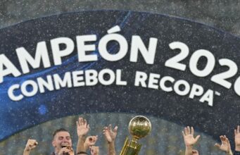 Lanús se proclamó campeón de la Recopa al vencer 3-2 en suplementario a Flamengo en el Maracaná