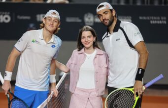 Ignacio Buse pasó a semifinales del Río Open al vencer al italiano Matteo Berettini por 2 sets a 1