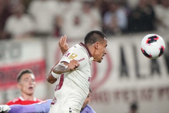 Universitario obtuvo triunfo ajustado ante Cienciano 2-1 y quedó a dos puntos del líder UTC